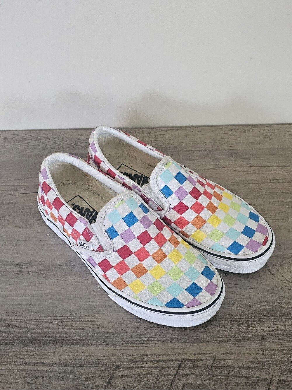 Vans Slip-On Sneakers in Rainbow Checkerboard Women 6 Men 4.5 Colorful